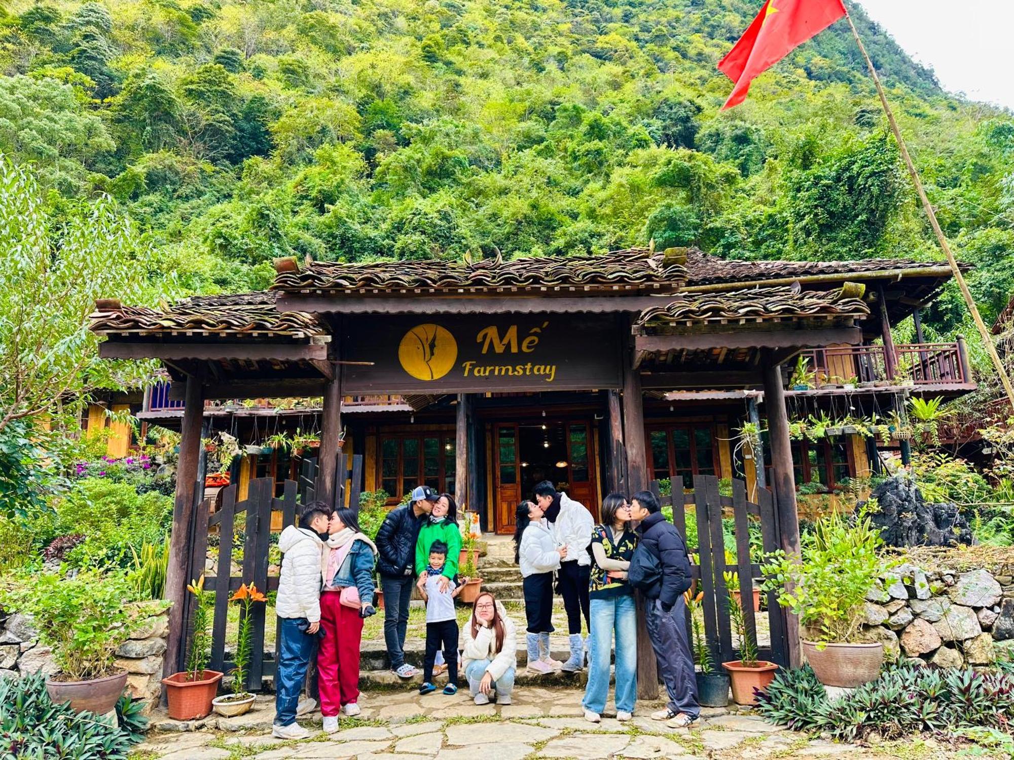 Tl Adventure Tour & Motorbike Aparthotel Ha Giang Exteriör bild
