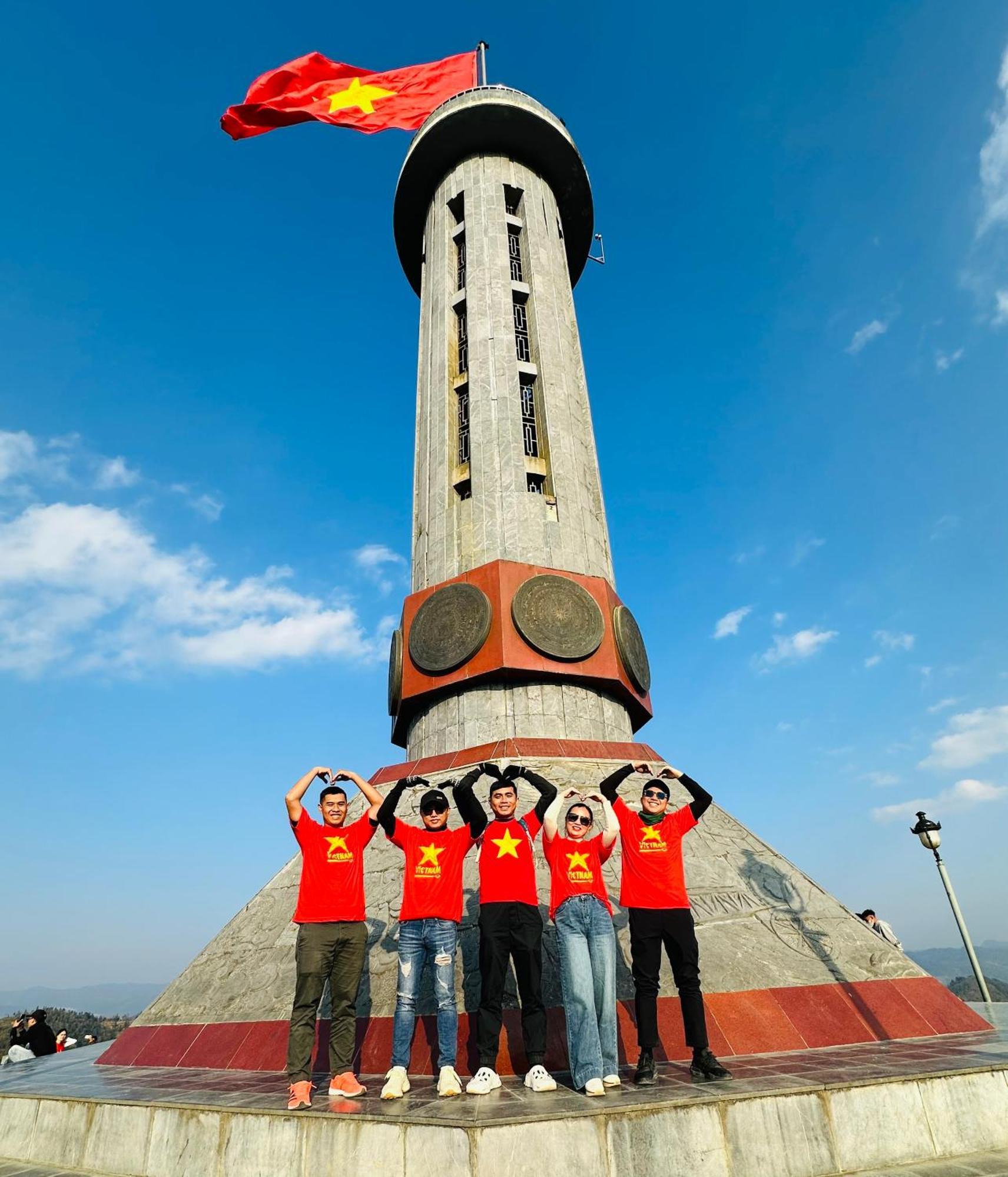Tl Adventure Tour & Motorbike Aparthotel Ha Giang Exteriör bild